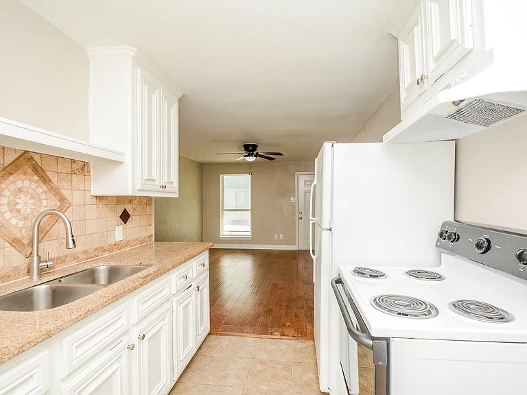 6018 Collingsworth St #1 — Photo 8
