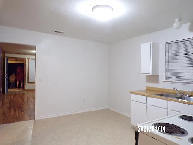 610 E High St — Photo 9