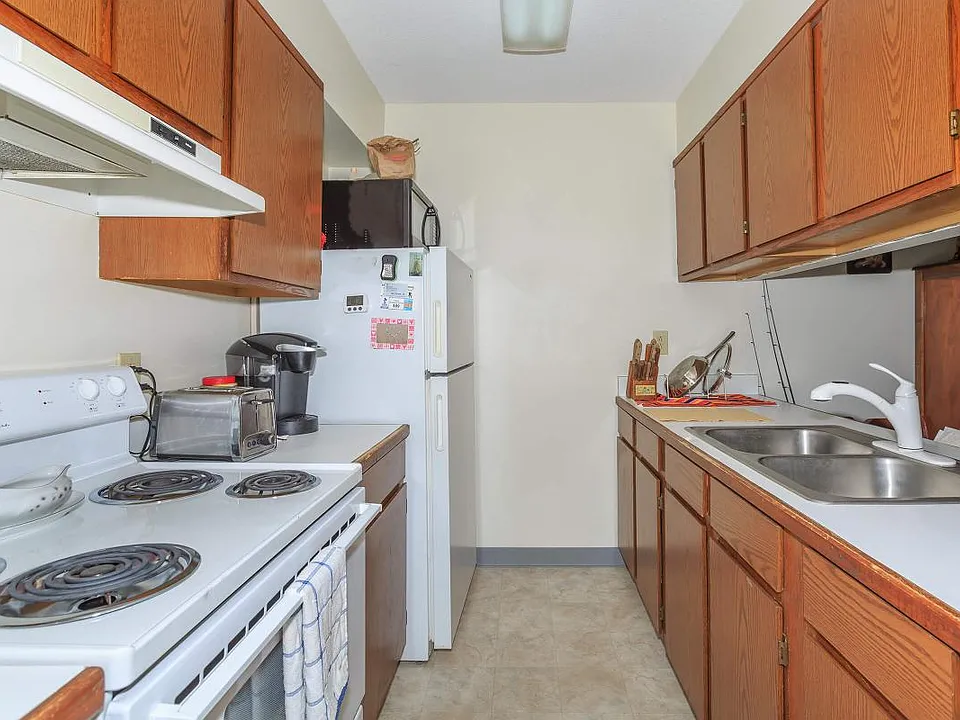 50 Pembroke Dr