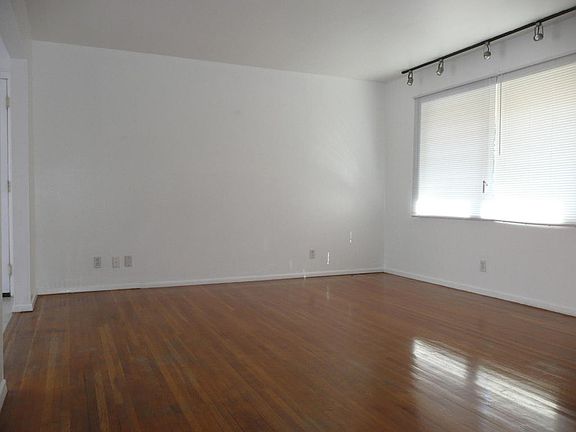 2nd image of 4613 Goodrich Ave NE