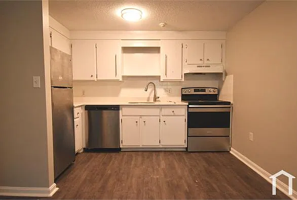 2 bed, $2,800 — Photo 2