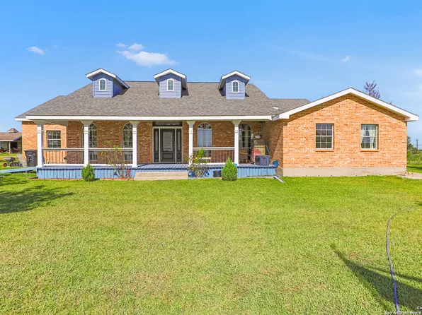 2504 Schwab, Seguin, TX 78155