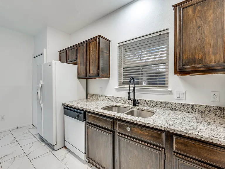5550 Spring Valley Rd #E22 — Photo 8