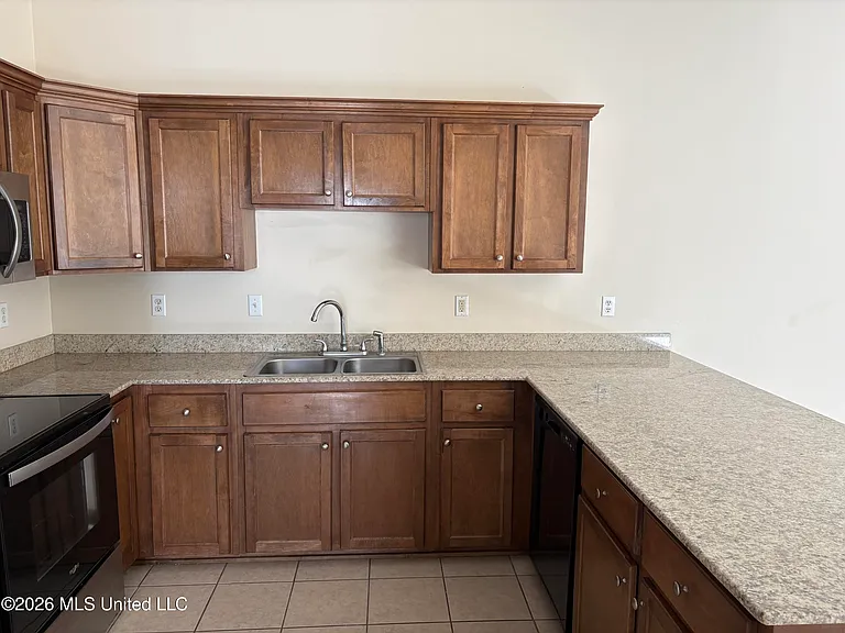 114 Earle Taylor Ln — Photo 6