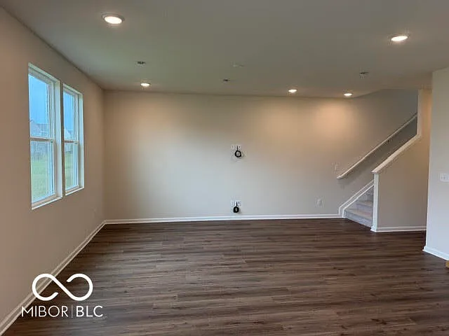 3789 Sterling Dr — Photo 4