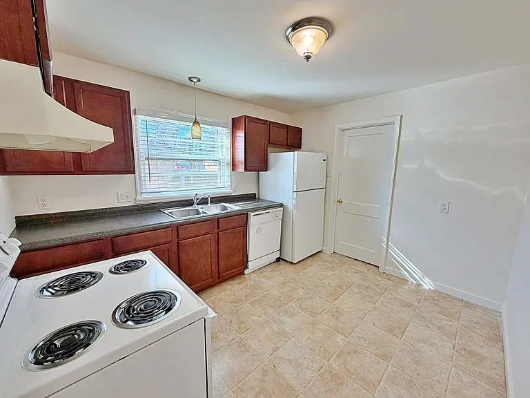 4838 Stanley Dr — Photo 16