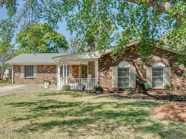 215 Cloverdale Pl, Pearl, MS 39208