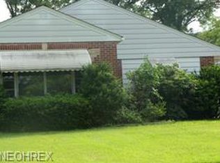 225 Garfield Dr NE, Warren, OH
