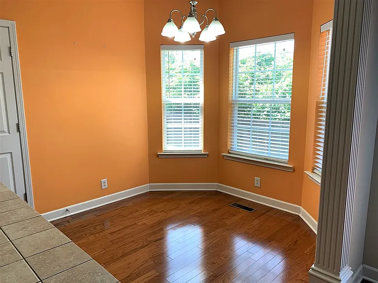 320 Foundry Cir — Photo 8