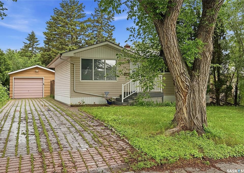 1st image of 110 McCannel STREET