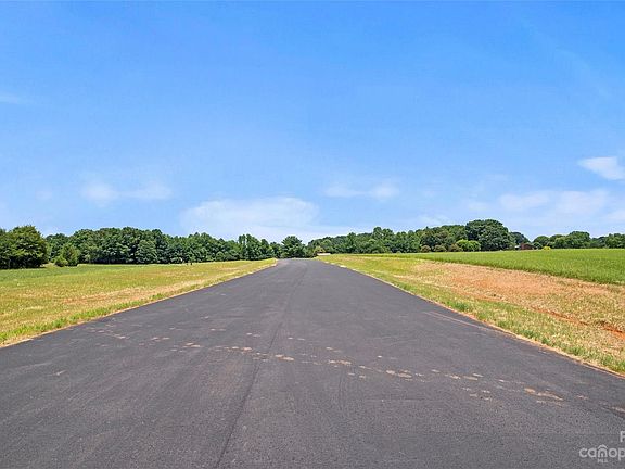 3rd image of 5-133 Monbo Meadows Ln