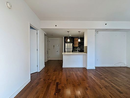 4th image of 260 W 26th St APT 11h