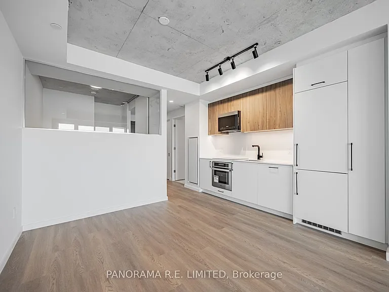 689 The Queensway #415 — Photo 7