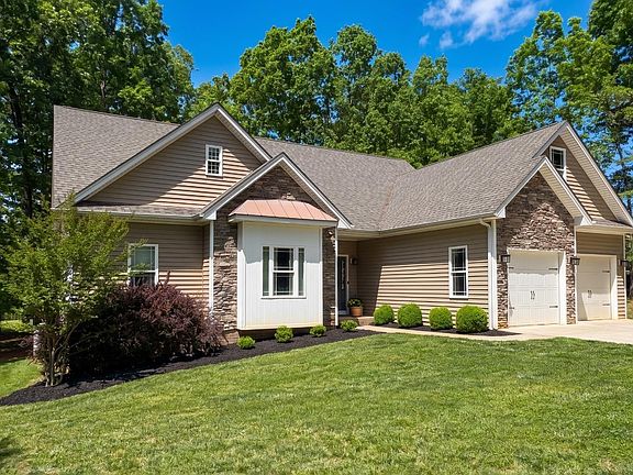 2nd image of 1059 Gilliam Ct