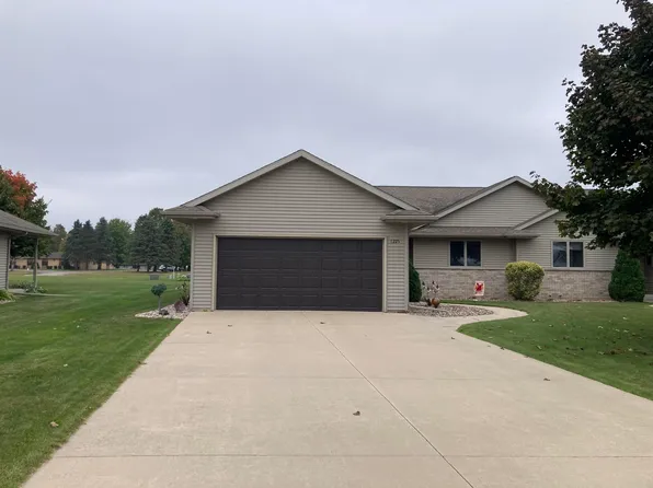 1225 E Ridlington Ave, Shawano, WI 54166