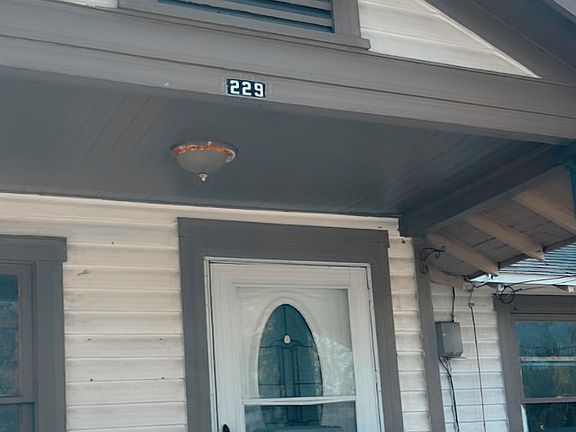 3rd image of 229 Taylor Ave