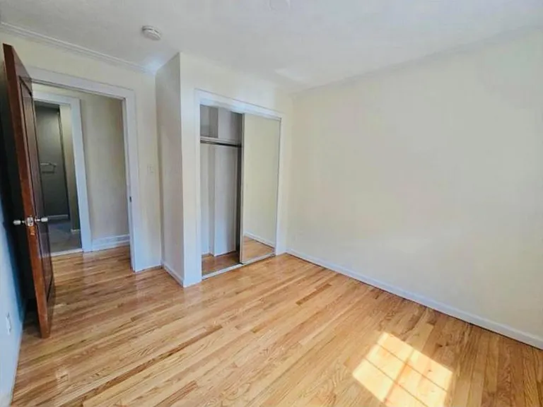 18 Adams Ter — Photo 9