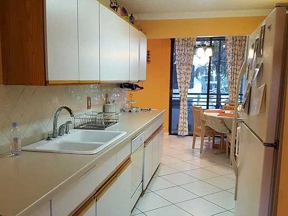 3rd image of 1430 Sheridan St APT 16G