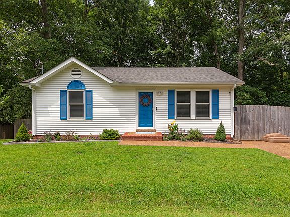 2nd image of 1037 Hollis Ln
