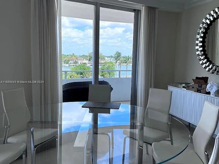 5161 Collins Ave #505 — Photo 19