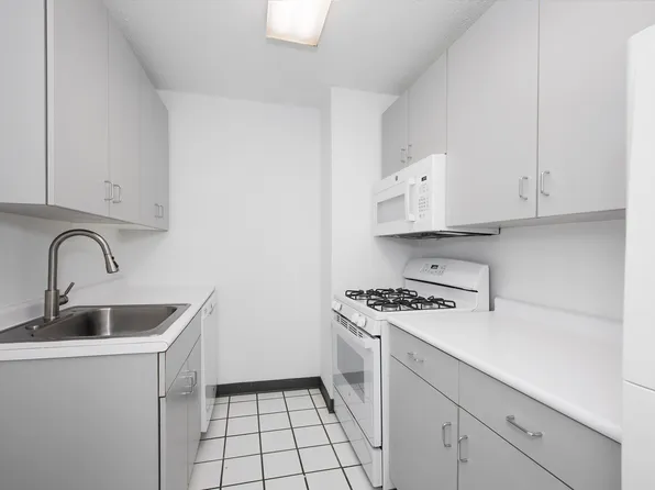 429 East 52nd Street 14H image 1 of 21