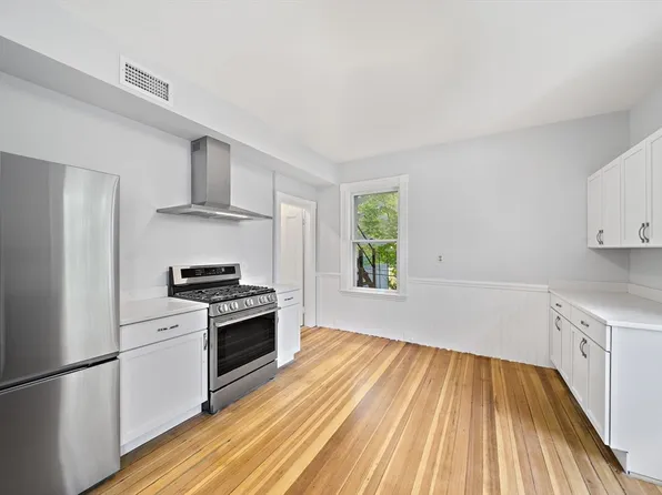 98 Boylston St #Penthouse, Brookline, MA 02445