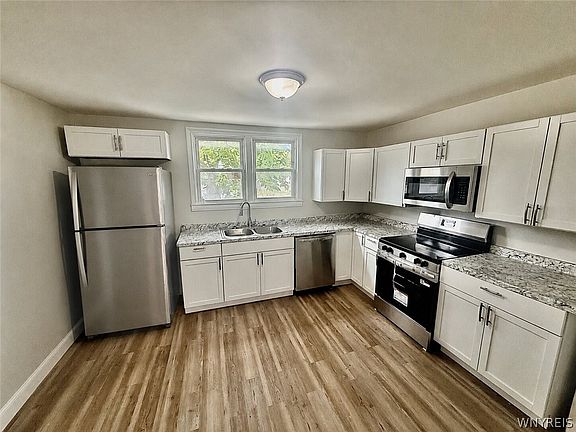 3rd image of 839 17th St