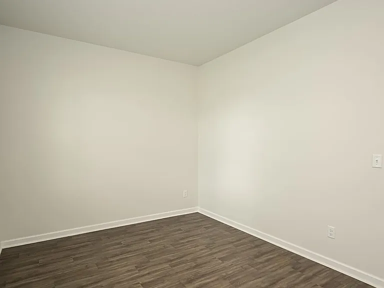 545 Samuel Lee Ln — Photo 13