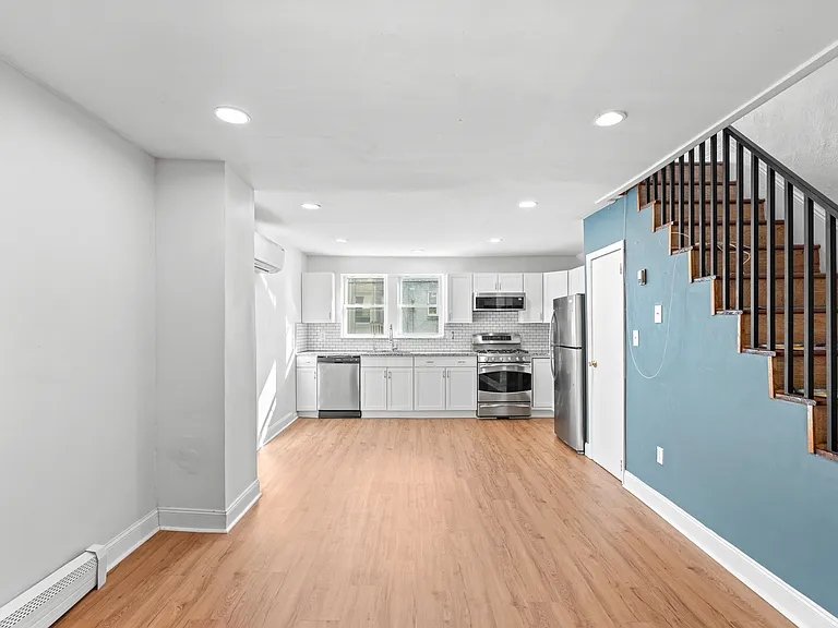3220 W Willard St — Photo 3