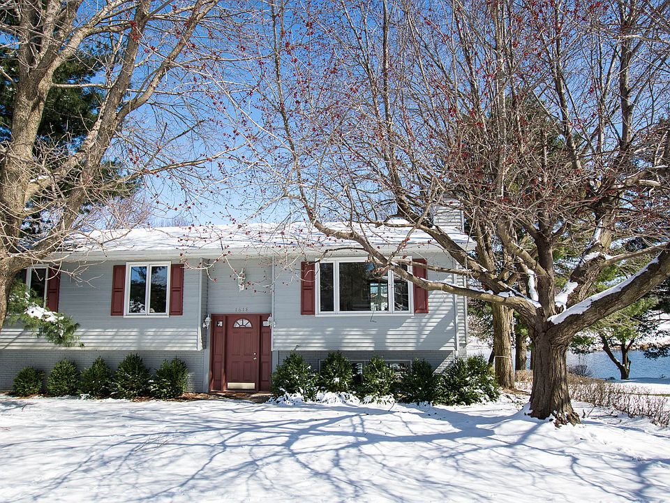 1st image of 1618 Deborah Dr NE