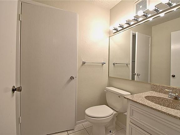5th image of 8603 Fathom Cir #B