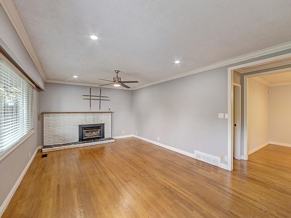 5th image of 8566 109b St