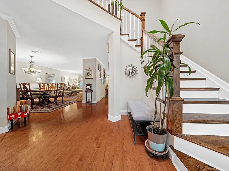 Colony Dr — Photo 6