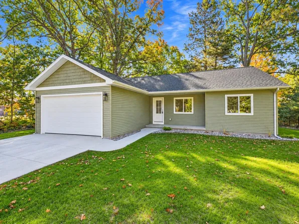 113 McKee St, Houghton Lake, MI 48629