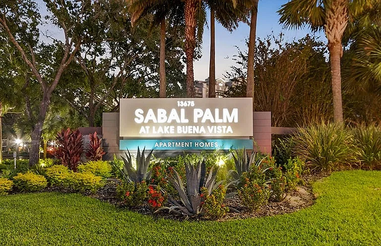 Sabal Palm at Lake Buena Vista Apartment Homes — Photo 31