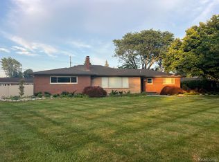 15839 Crescent Ave, Allen Park, MI 48101