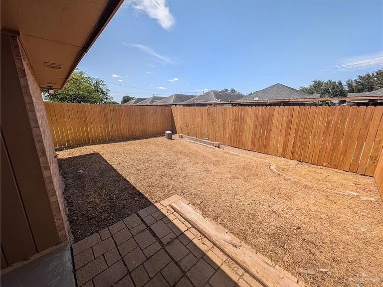 2003 La Cantera St #A — Photo 19