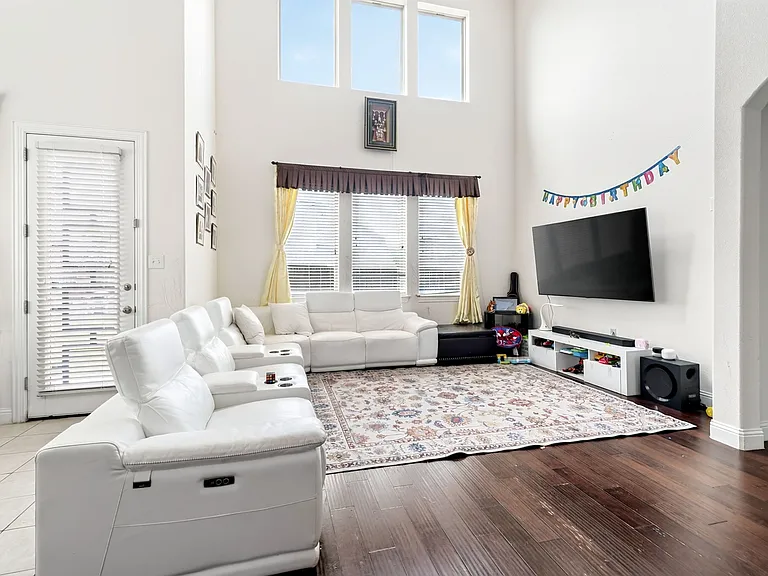 10323 Wedmore Dr — Photo 28