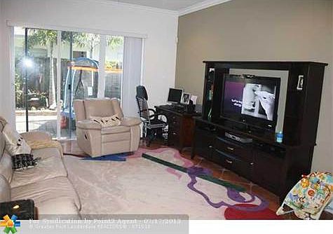5th image of 19 NE 20th Ave #19