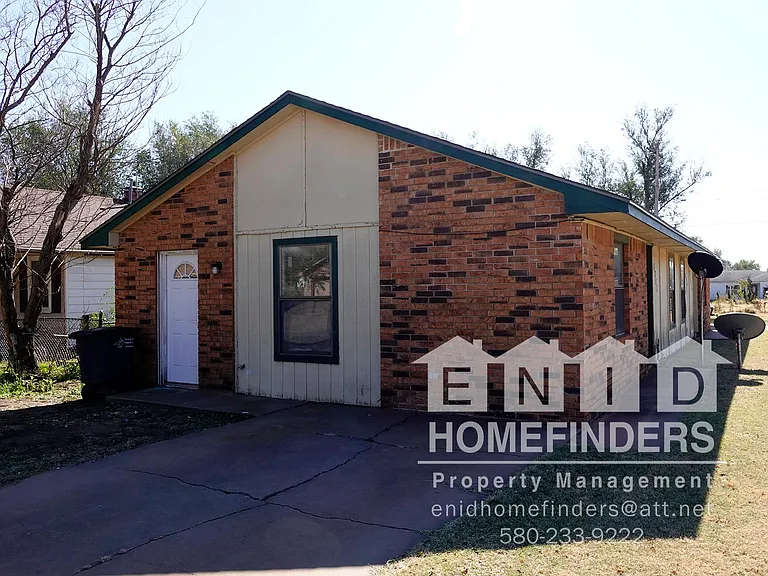2701 E Pine Ave — Photo 2