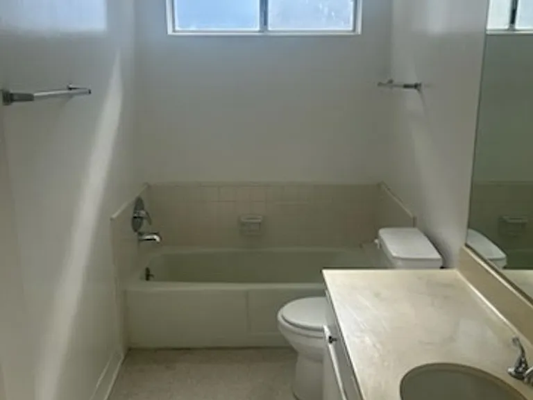Classic West Hollywood area Apartment complex Walking Distance to Cedar Sinai — Photo 14