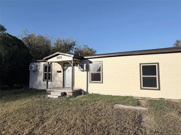 303 N 8th St, Comanche, OK 73529