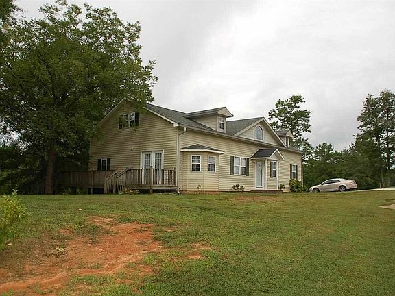 3rd image of 405 Whispering Pines Ln