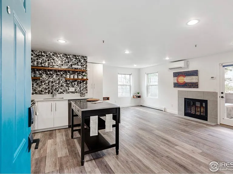 1405 Broadway St #203 — Photo 2