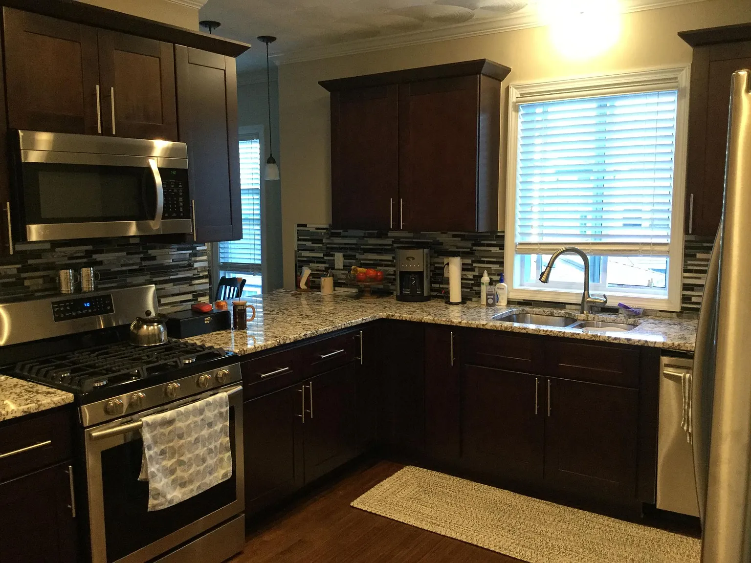 3 bed, 1.5 bath, 1450 sqft, $3,300 — Photo 2