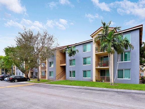2nd image of 1111 Villa Circle