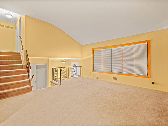 2nd image of 1 Edgewood Dr