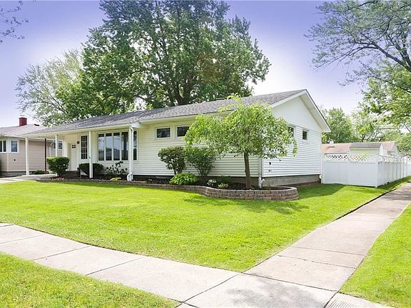 3rd image of 165 Idlewood Dr