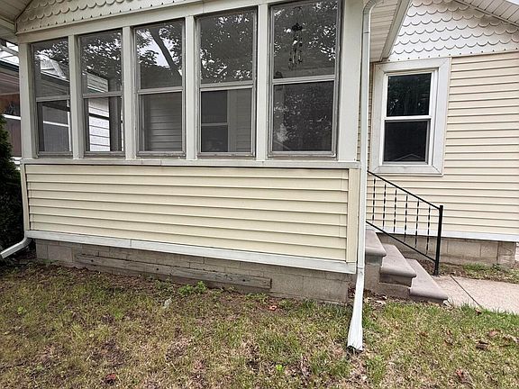 2nd image of 68 W Maxlow Ave