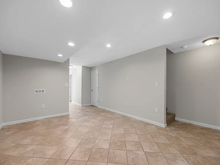 1012 Chesterfield Dr — Photo 31